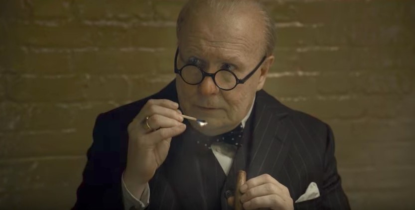 蓋瑞歐德曼在《最黑暗的時刻》裡的扮相。